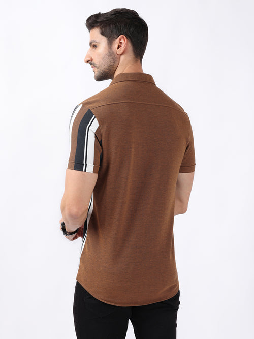 CAMEL ASYMMETRIC STRIPE KNIT SHIRT